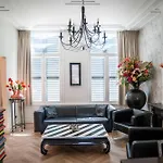 Will & Tate City Stay