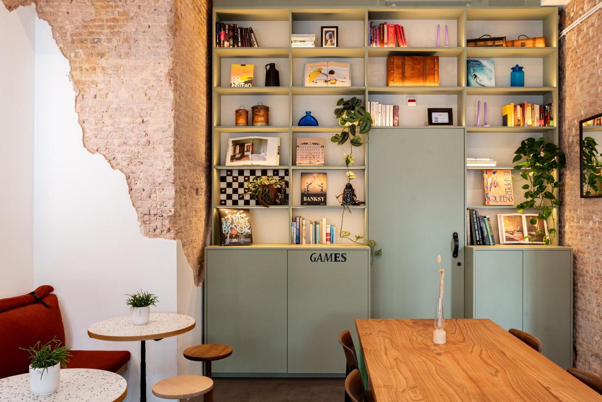 Will & Tate Hostel Den Haag