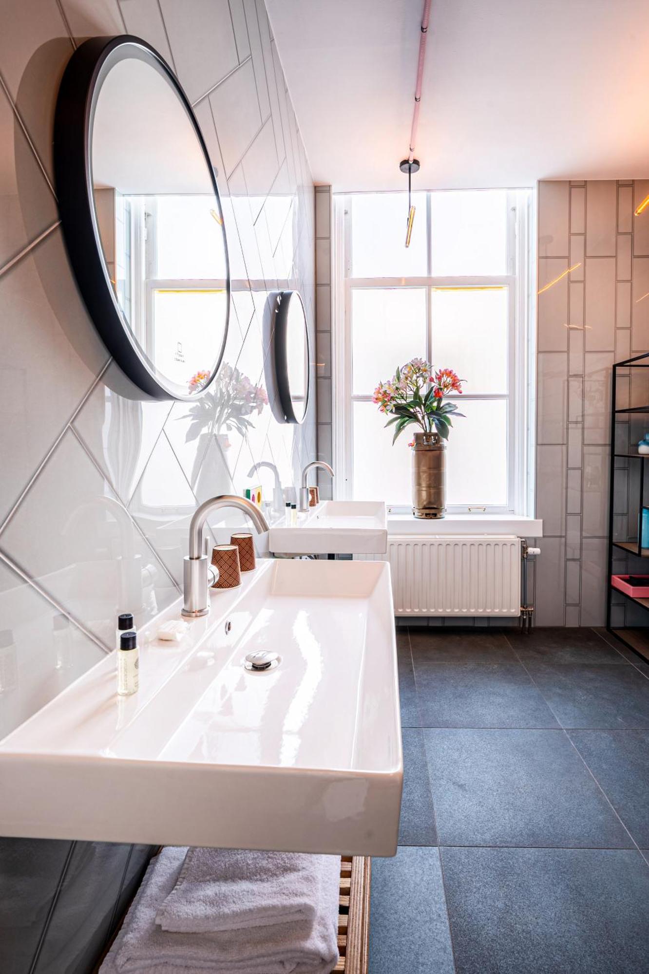 Will & Tate Hostel *