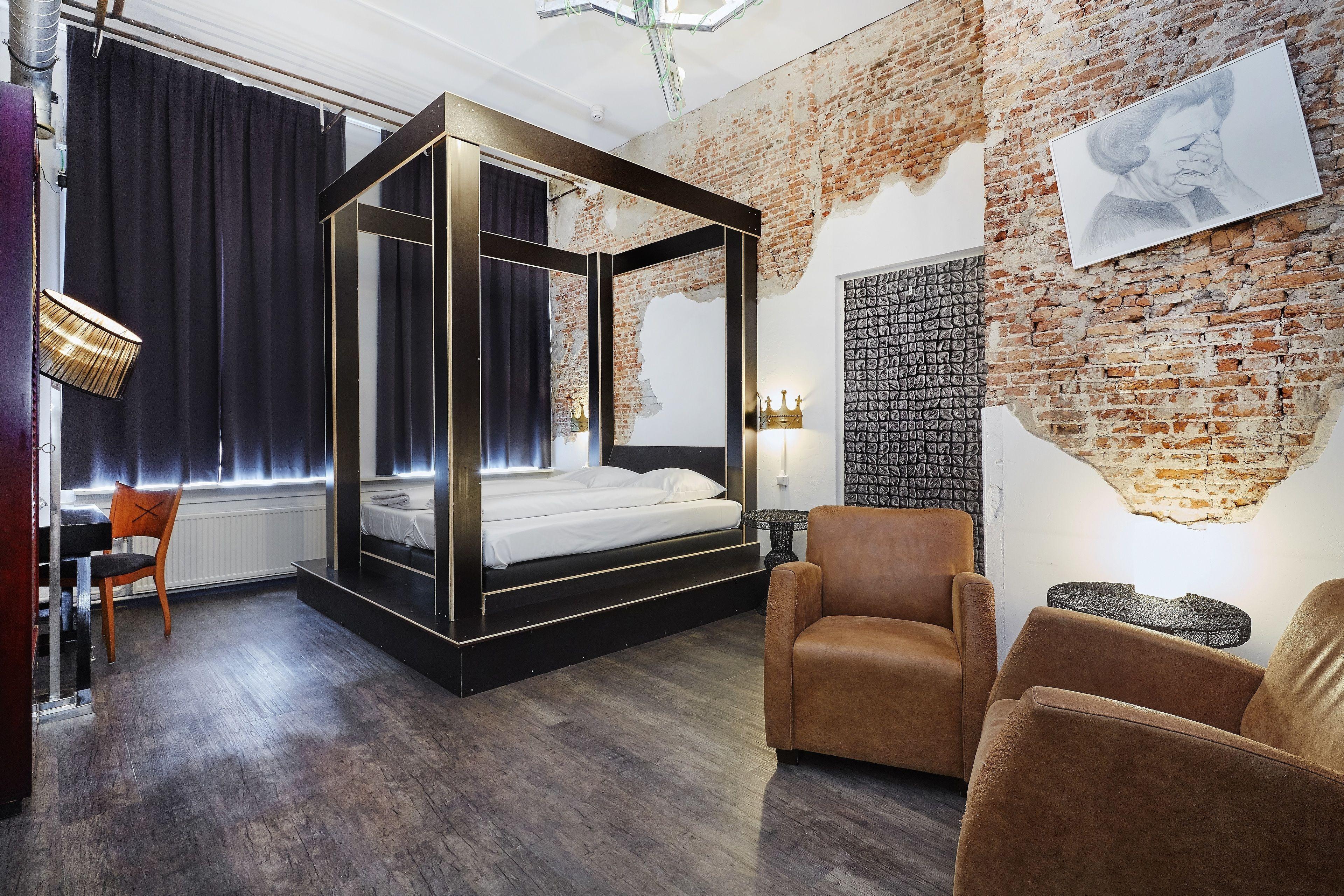 Will & Tate Hostel *