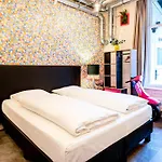 Will & Tate Hostel Den Haag