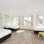 Will & Tate Hostel *